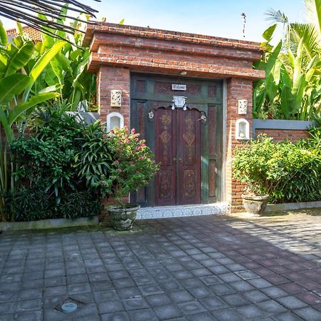 D-Anyar Stay And Surf Canggu Exterior photo
